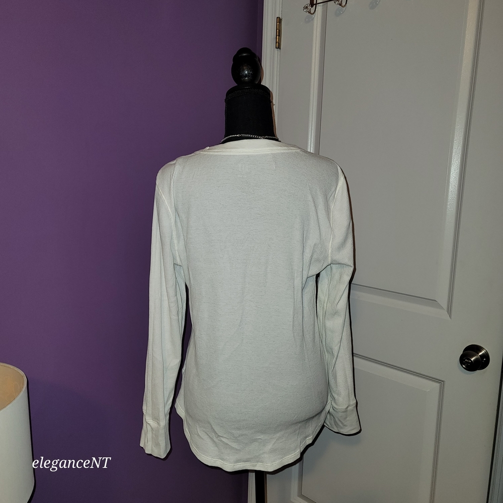 GAP Cream Long Sleeve Thermal Style Shirt with Gold Logo Sz: L - Picture 4 of 7